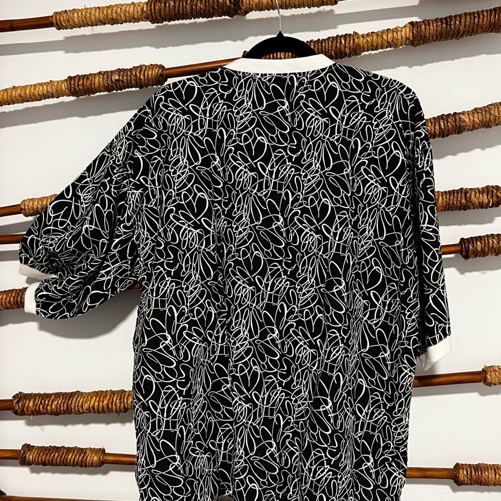 Black and White Graphic Tee - Picture 4 of 4